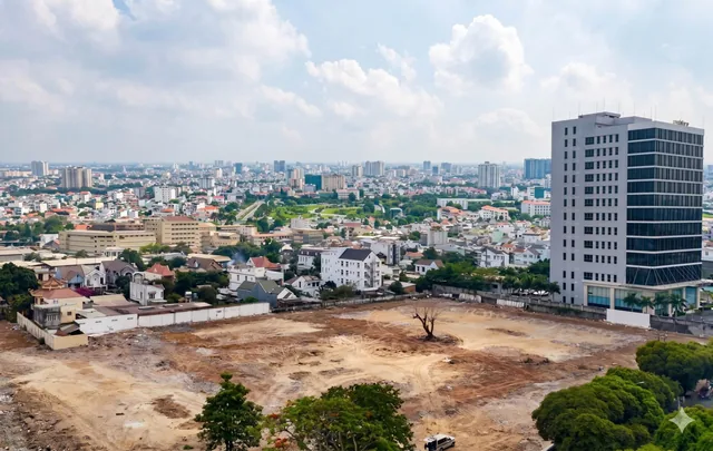Khu đất nhìn từ hướng toà nhà MobiFone, đường Phan Trung